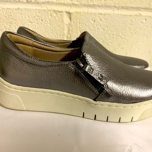 Naturalizer Womens Hawthorn Pewter Casual Flats Size 6 wide (4791435)